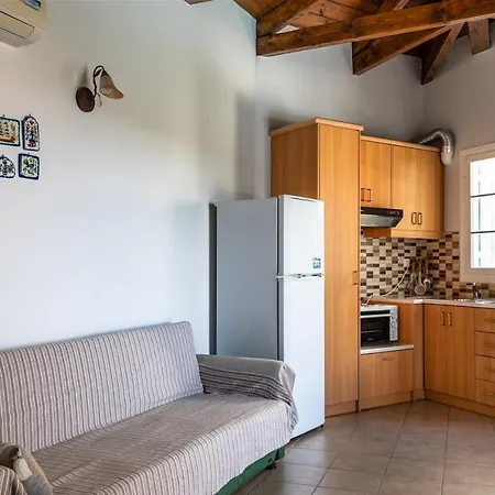 Apartment Afroksilia Triantafilo *