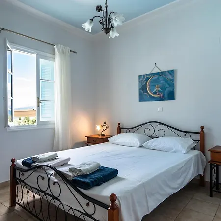 Apartment Afroksilia Triantafilo